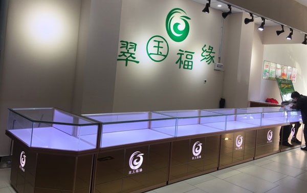南京珠寶展柜廠合作,要留意3個(gè)要點(diǎn)