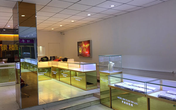 商場(chǎng)珠寶展示柜在哪里定制